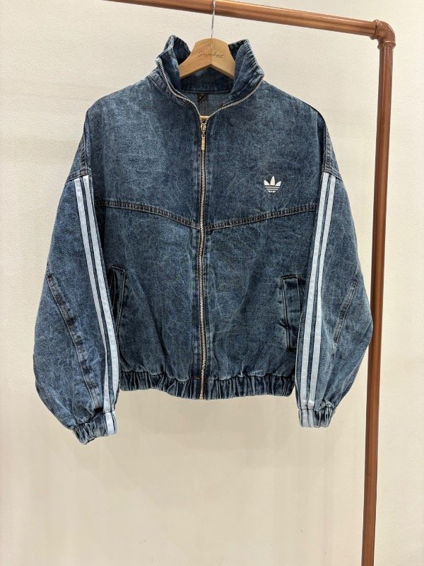 Producto - Campera corte bomber 3 lineas