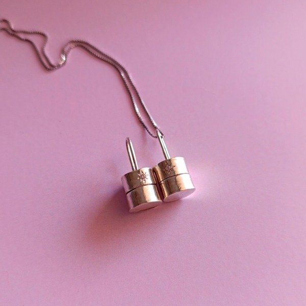 Producto - Dije relicario con piedra + cadena