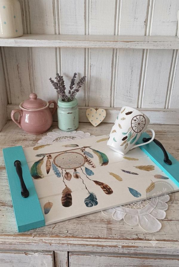 Producto - BANDEJA ESTILO VINTAGE CON TAZA "SUEÑOS Y PLUMAS"