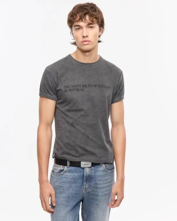 Producto - Remera Fitted Negro Ay Not Dead