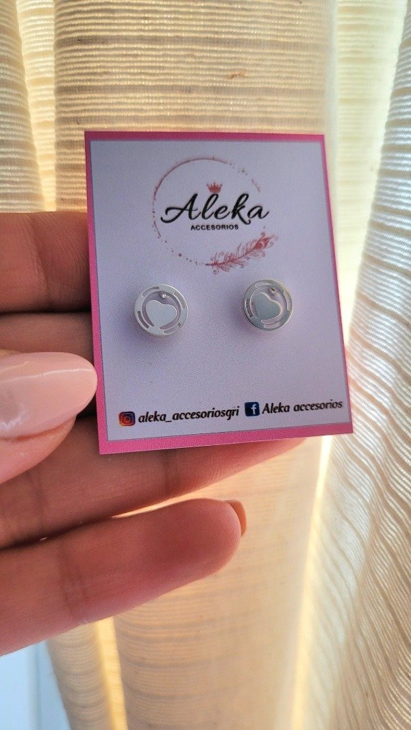 Producto - Aros redondos de corazones  de acero blanco - 3