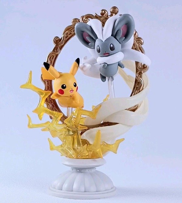 Producto - Gashapon original mini diorama Pikachu y Cinccino