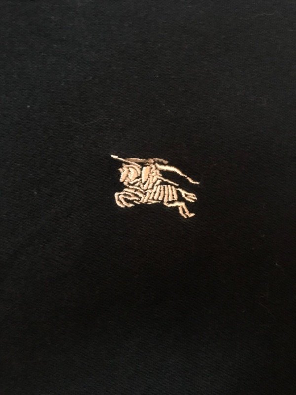 Producto - Vintage Burberry black polo shirt.