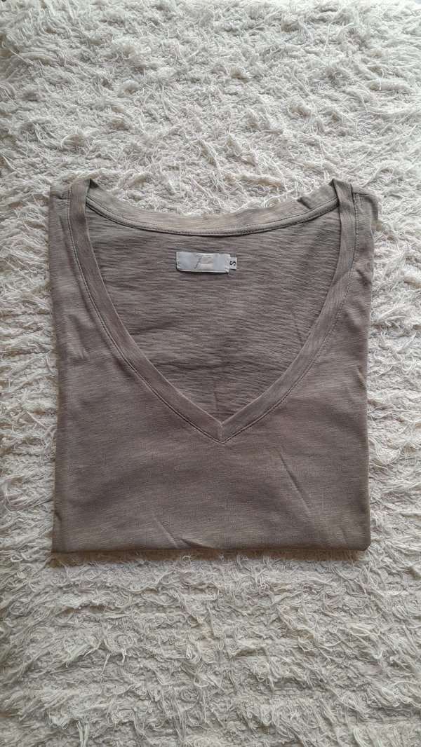 Producto - Remera Escote en V