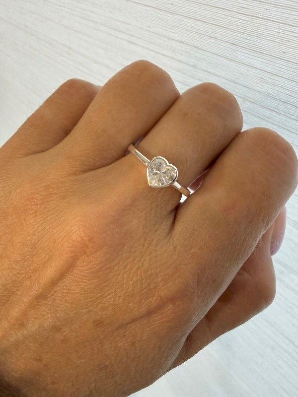 Producto - Anillo corazón de cubic plata 925