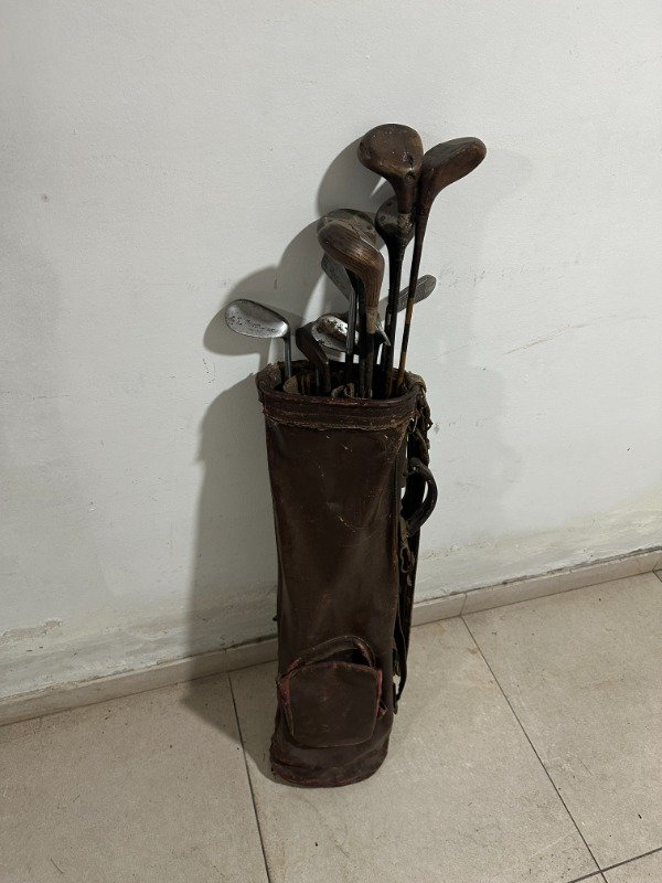 Producto - LOTE 13 PALOS DE GOLF VARIOS CON BOLSA DE CUERO C/DET DE REGALO #11523