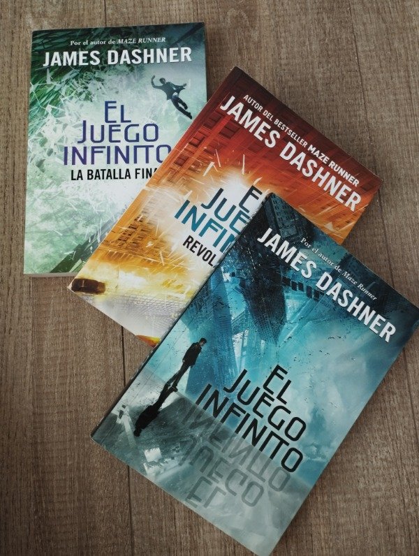 Producto - Trilogía "El Juego Infinito"