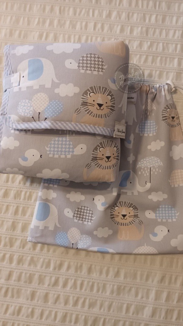 Producto - Cambiador para bebes con interior impermeable "Animalitos en Gris"