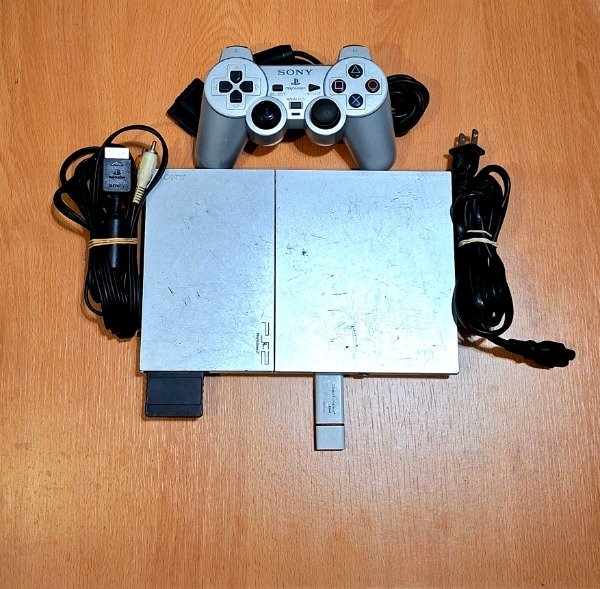 Producto - PS2 Slim SILVER + ENVÍO GRATIS