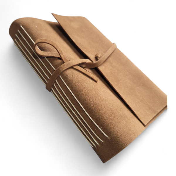 Producto - Bitácora A6 (11x15) de Gamuza Ecocuero Suela