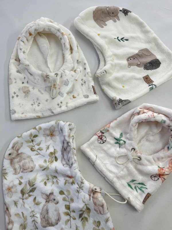 Producto - Cuellito con capucha