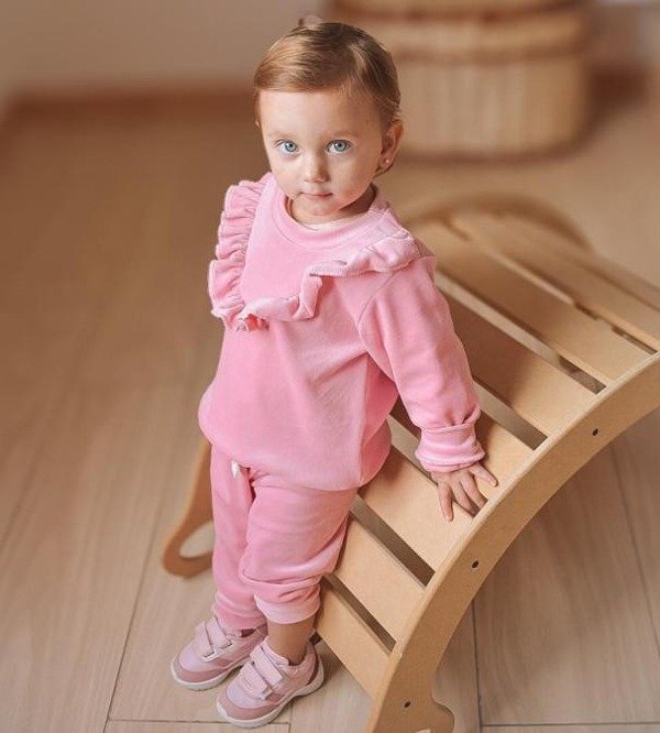 Producto - Conjunto volado de plush rosa chicle