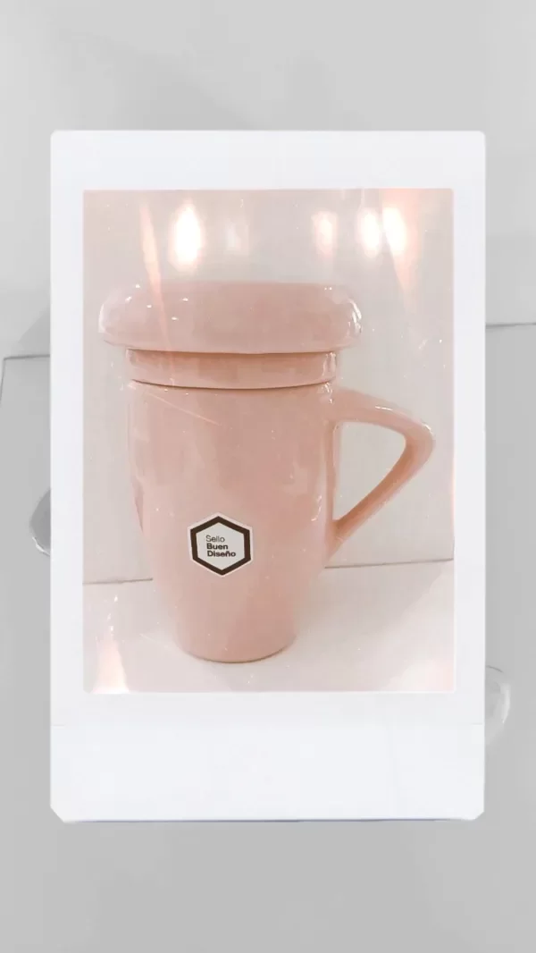 Producto - TAZA CON TAPA ROSA