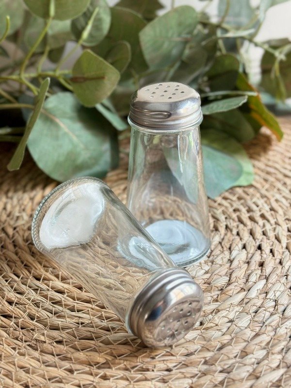 Producto - Salero de vidrio con tapa de acero