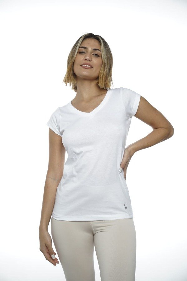 Producto - REMERA BASICA CUELLO EN V
