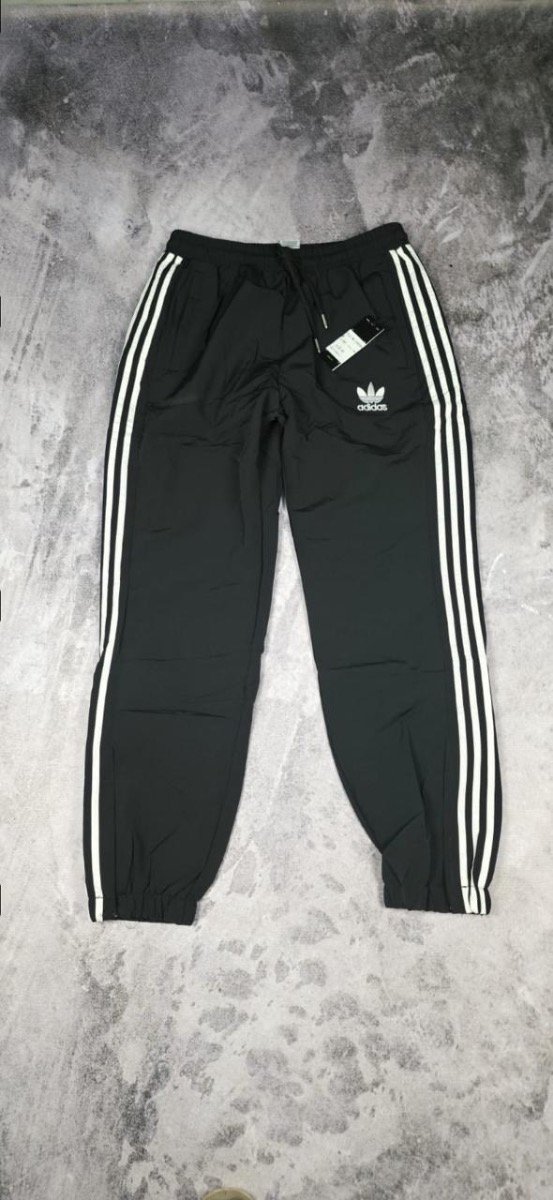 Producto - Pantalón Adi Rompeviento