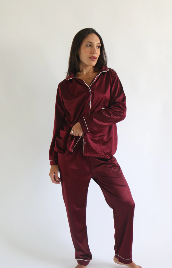 Producto - Pijama camisero satén bordó