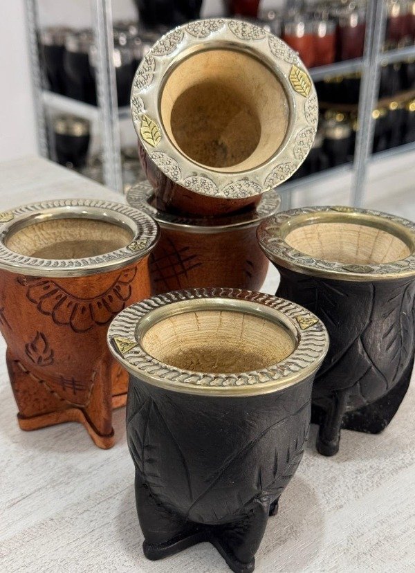 Producto - CAMIONERO DE ALPACA Virola cincelada apliques en bronce y cuero dibujado