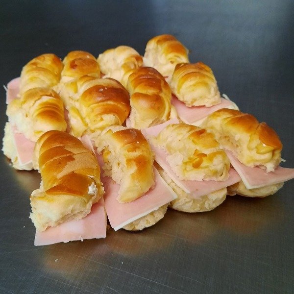 Producto - 10 Medialunas de jamón y queso