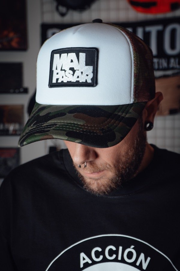 Producto - Visera Trucker Mal Pasar Camuflada - 1