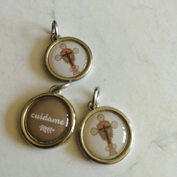 Producto - Medallitas Cruz Mailin