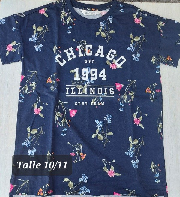 Remera manga corta HyM flores talla 10/11
