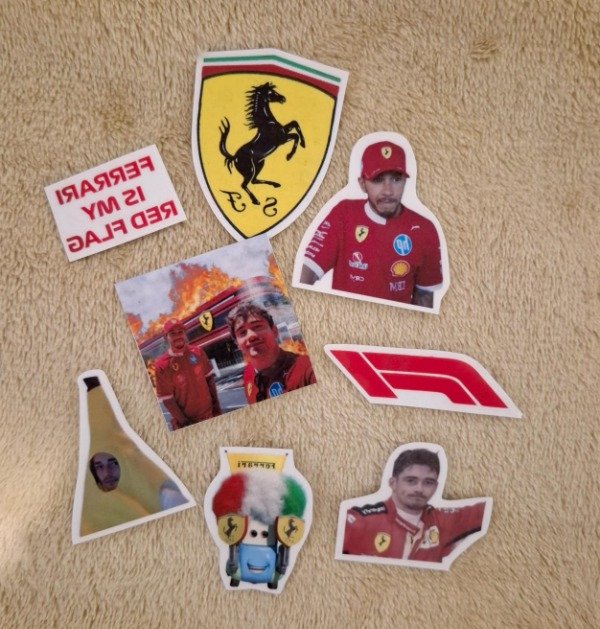 Producto - Pack tatuajes temporales Ferrari