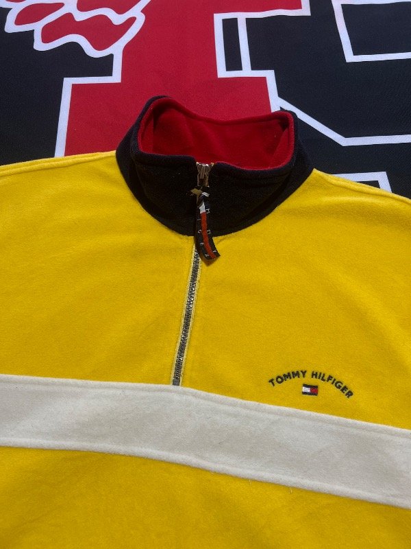 Producto - Buzo polar Tommy Hilfiger bicolor. Talle L