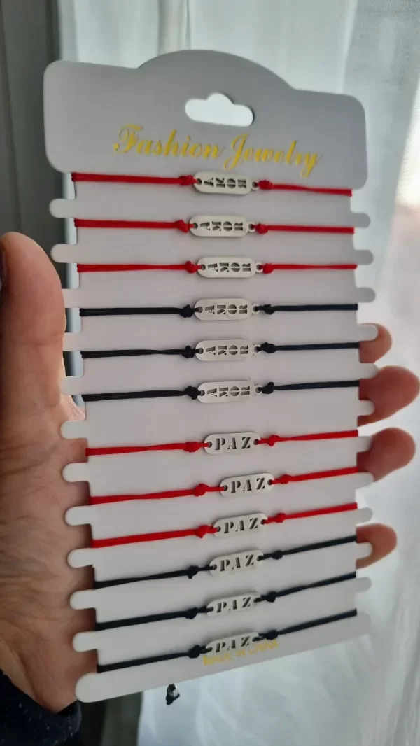 Producto - Pulseras hilo rojo y negro con chapitas en acero quirúrgico