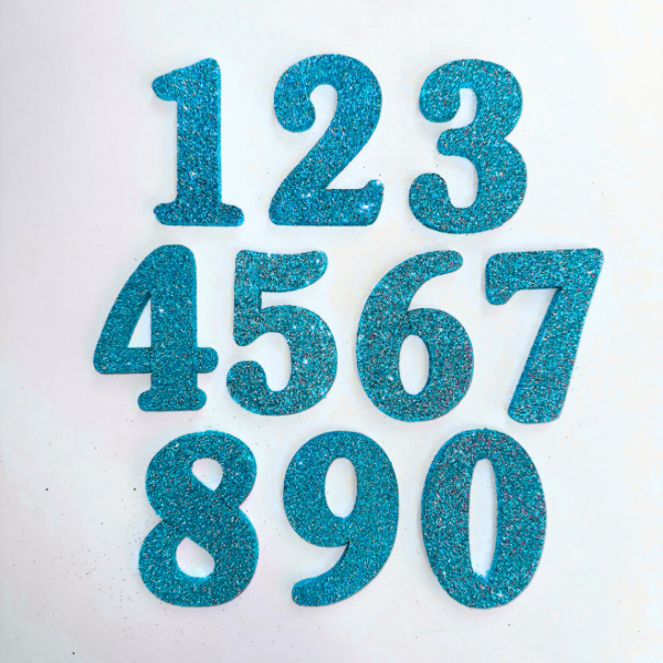 Producto - Cake topper número con brillo de goma eva color aqua