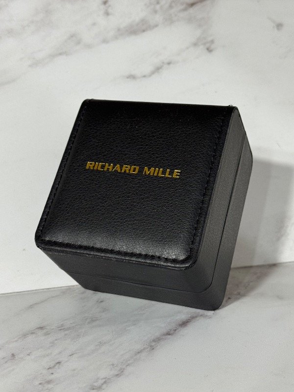 Producto - ESTUCHE CUERO RICHARD