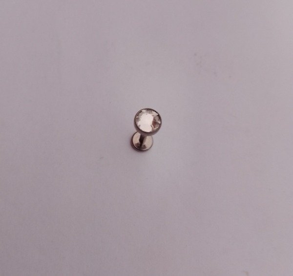 Producto - Labret titanio