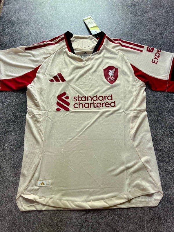 Producto - Liverpool Visitante Version jugador 25/26