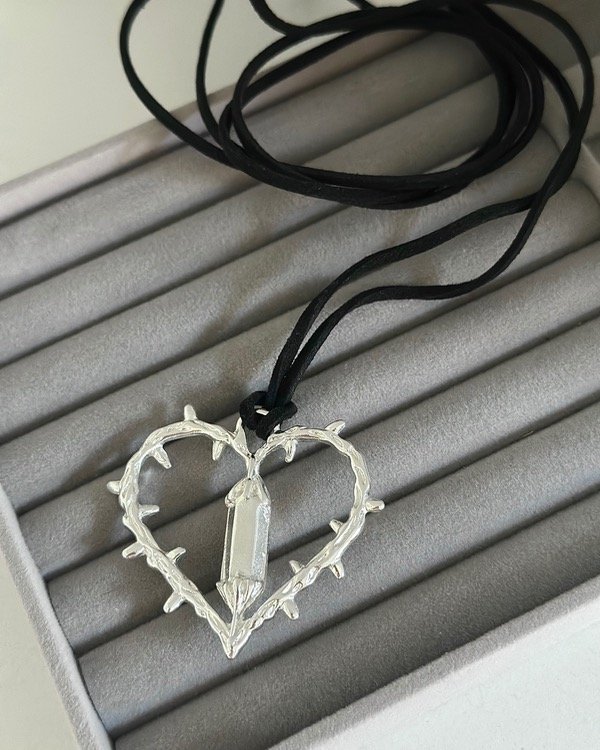 Producto - Chocker corazon con espinas
