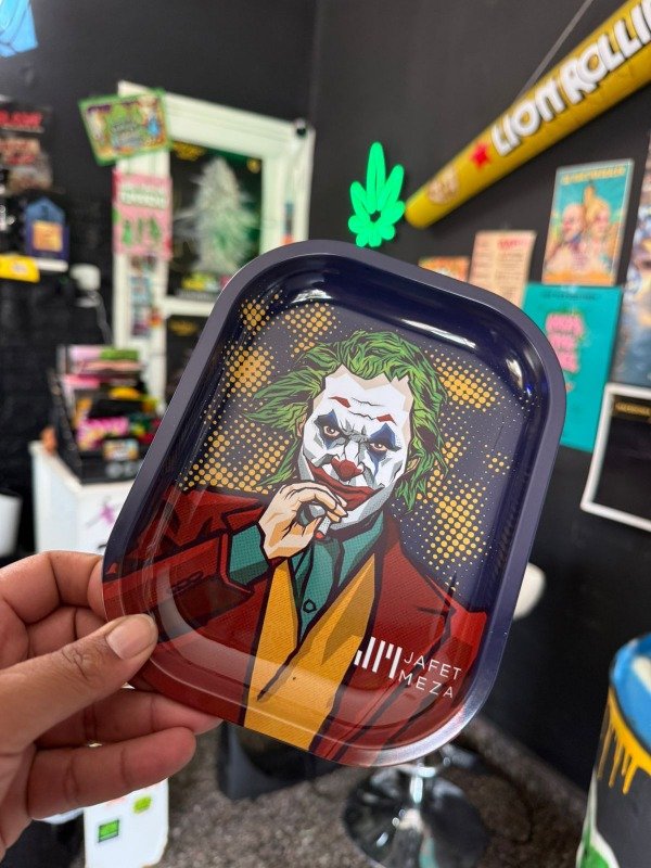 Producto - BANDEJA PARA ARMADO - DISEÑO Y SUPERFICIE ANTIDESLIZANTE