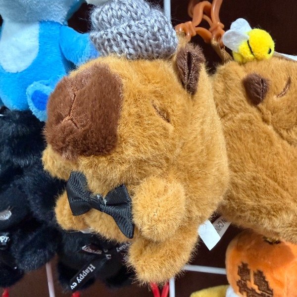 Producto - Llavero capibara con moño 10cm - 1