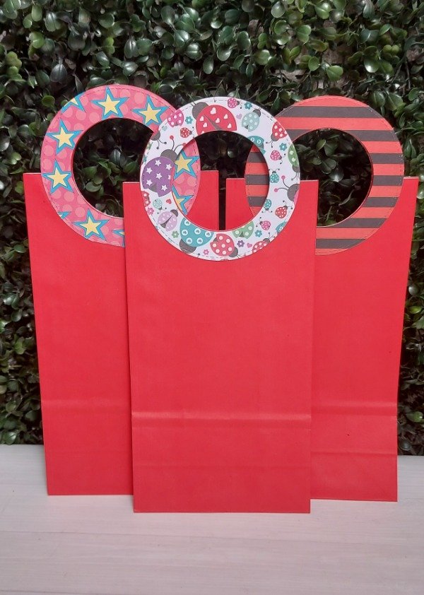 Producto - Sobre-bolsa de papel con fuelle y manijas texturadas 2