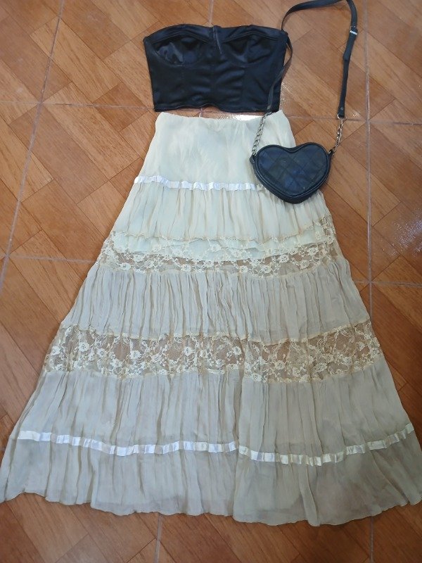 Producto - FALDA LARGA VINTAGE EN CAPAS  ENCAJE y GASA + corsetin de satén