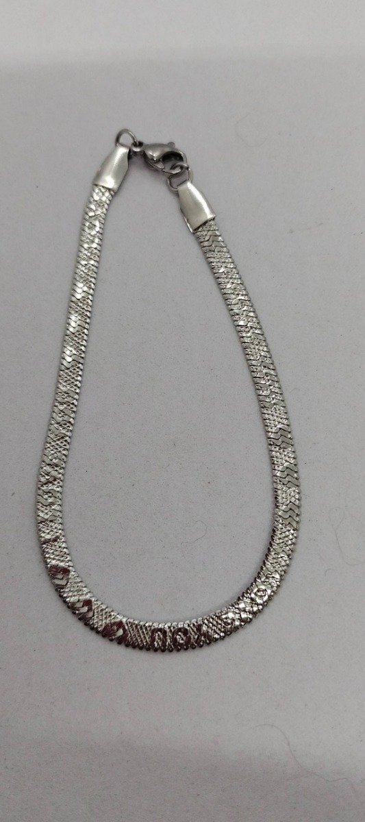 Producto - Pulsera  plana tipo cola de ratón .