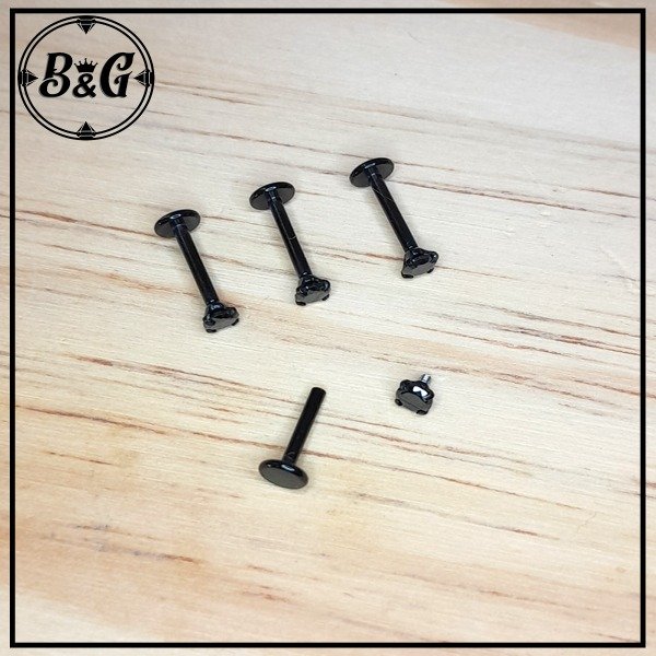 Producto - Labret 8mm Tragus Zircon Black Strass 3x8mm Engarzado  (UNIDAD)