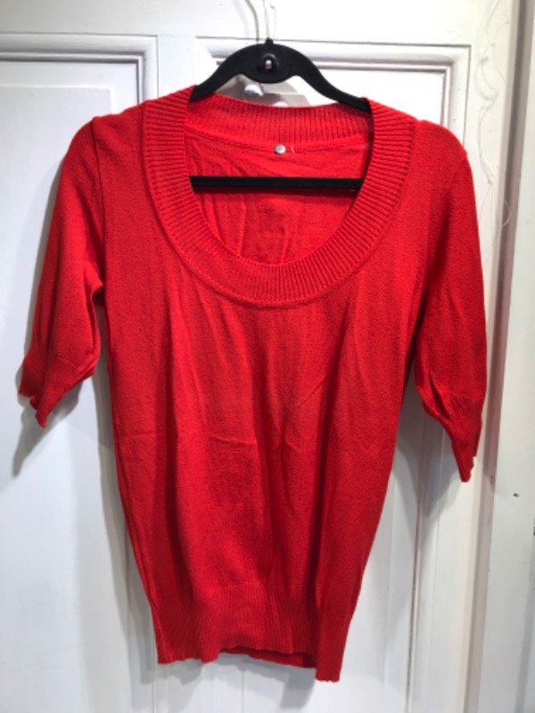 Producto - Sweater NUNE colorado manga 3/4- Talle L- PRECIO: 20x