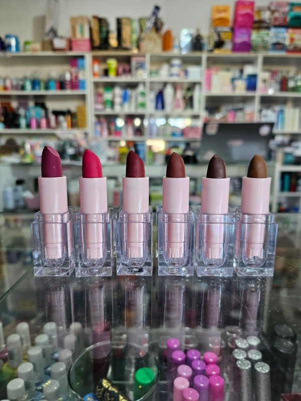 Producto - Labial matte en barra - TEI - envase cuadrado