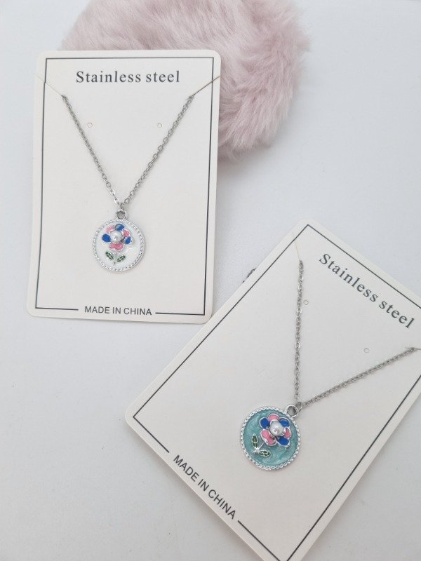 Producto - Cadena acero quirurgico dije esmaltado circ con flor