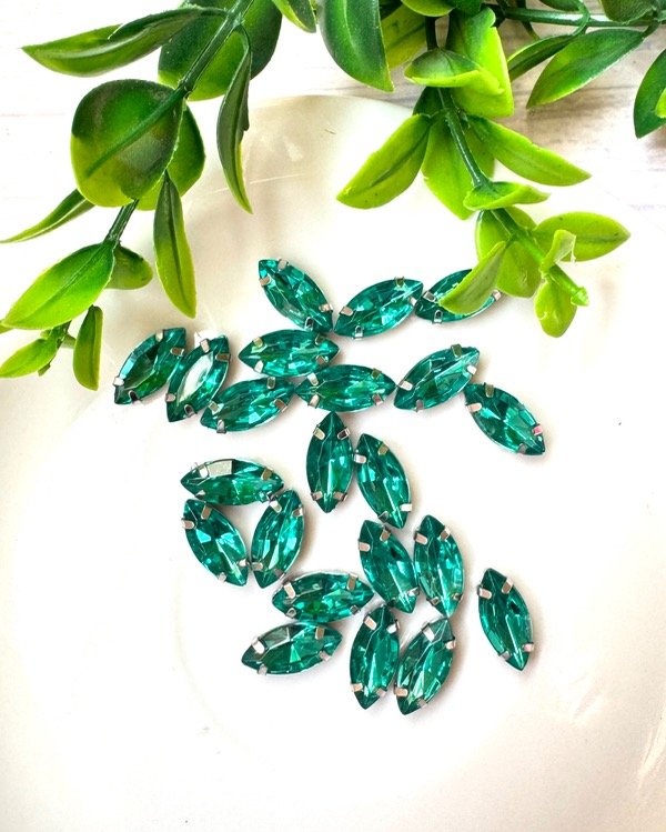 Producto - 7X15 NAVETTE VERDE ESMERALDA