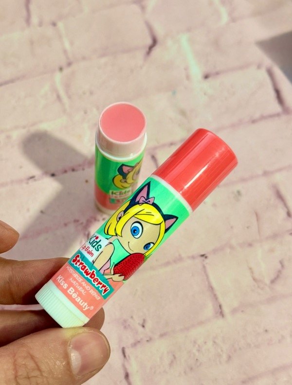 Producto - Bálsamo frutilla Kiss Beauty