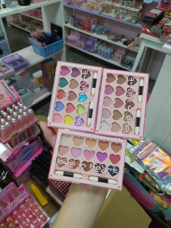 Producto - Paleta sombras corazón x15