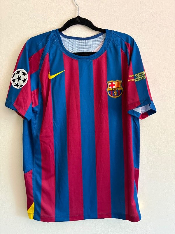 Producto - Camiseta Retro IMPORTADA del FC Barcelona 2005 - Ronaldinho