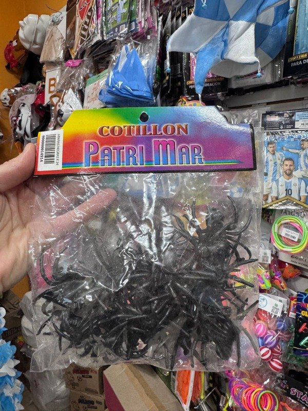 Producto - Aranas Plásticas x 24