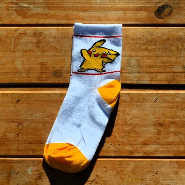 Producto - Tenis peques Pokemon Pikachu - Base blanca