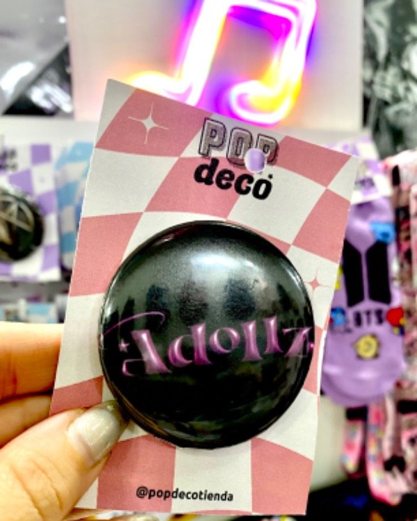 Producto - Pin Adollz logo